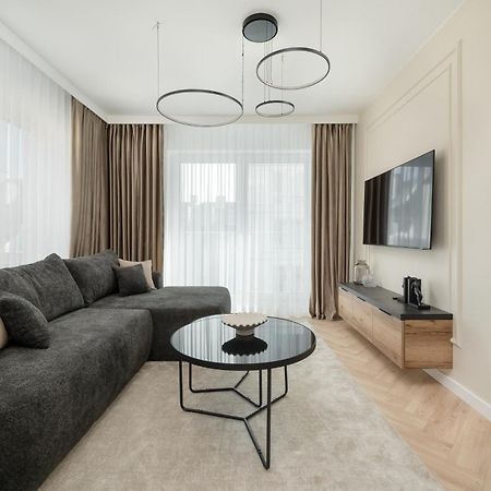 Elegancki Apartament Z Parkingiem Blisko Starego Miasta By Noclegi Renters วรอตซวาฟ ภายนอก รูปภาพ
